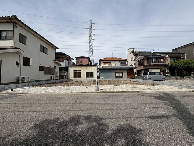 南6m公道に面しており、カースペースには2台駐車可能です。(令和8年4月 撮影)