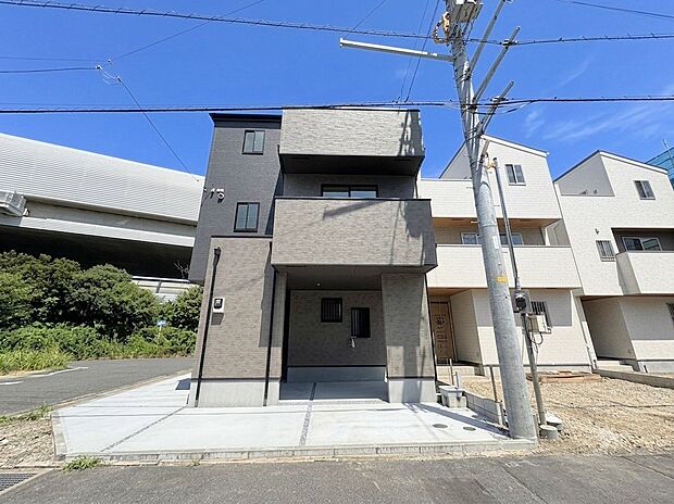 角地という恵まれた条件を活かし、豊かな暮らしを創り出しました。