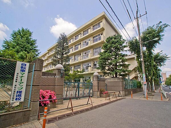 常盤中学校まで約2000m