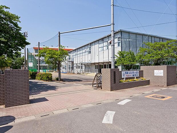前川小学校まで約530m