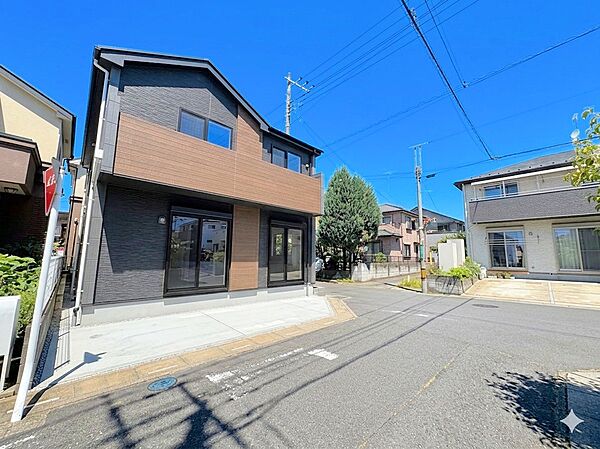 重厚感あふれる存在感と、風格のある佇まいの外観です。