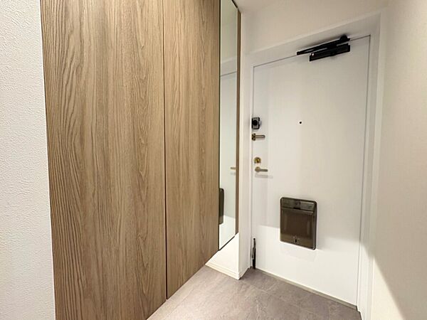 ワンランク上の装いで訪問された方をお迎えする玄関。