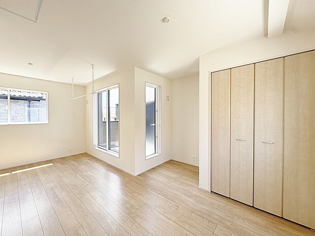 将来的に二つの部屋にアレンジできるフレキシブルルーム付き。