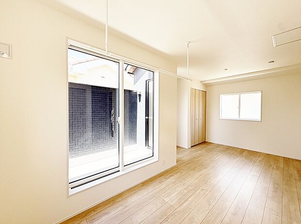 バルコニーに面する洋室が二部屋あり、無駄のない動線で家事効率に配慮しました。