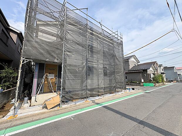 小学校まで徒歩6分でお子様の通学も安心です。(令和8年6月 撮影)