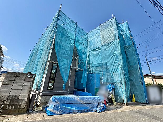 独創性豊かな趣と重厚感・気高さを兼ね備えたお住まい。(令和8年7月撮影)