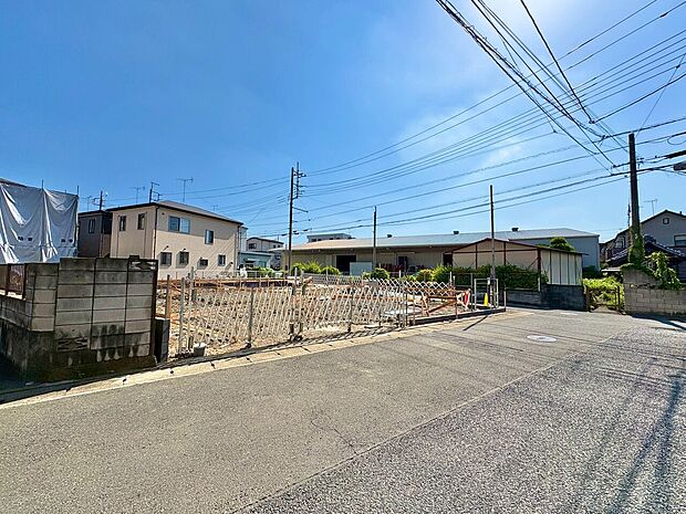 わが家を訪れる誰もが、ここでは声が一段と弾む。(令和8年5月 撮影)