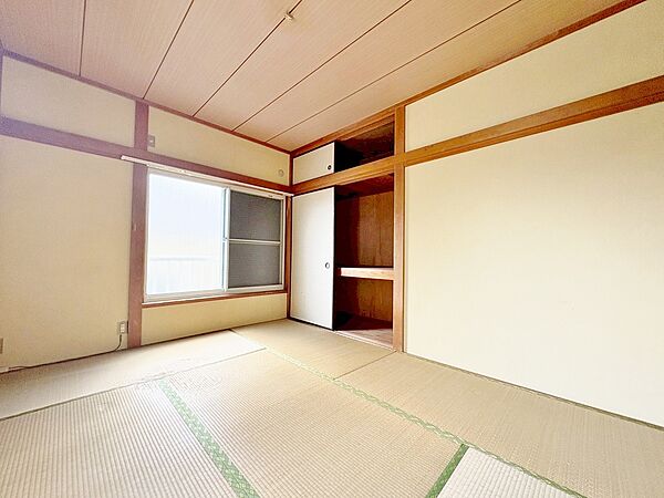 和室がある幸せ。時にはゆったりと畳の上で過ごしたいものです。