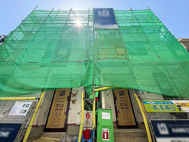 採光通風を確保した心地よいリビング空間を2階に設けました。(令和8年5月 撮影)