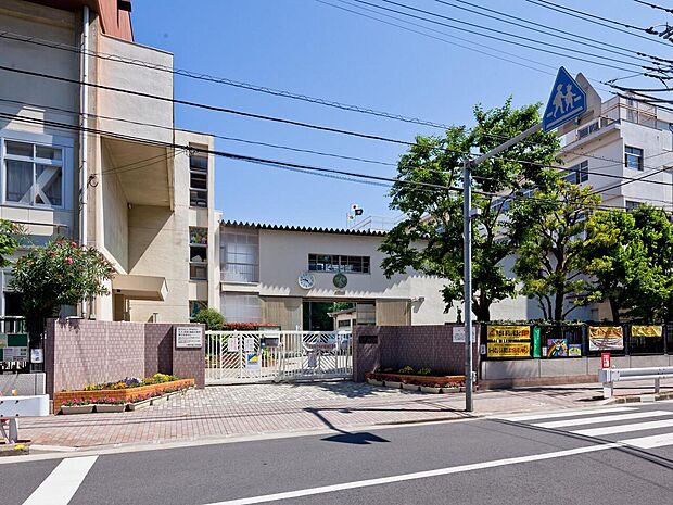 上青木南小学校まで約550m