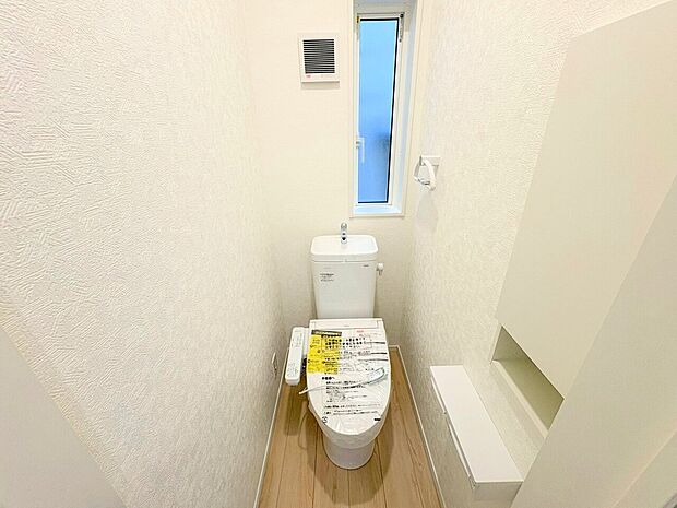 清潔感あるホワイト調のクロスで落ち着いた雰囲気を創り上げました。