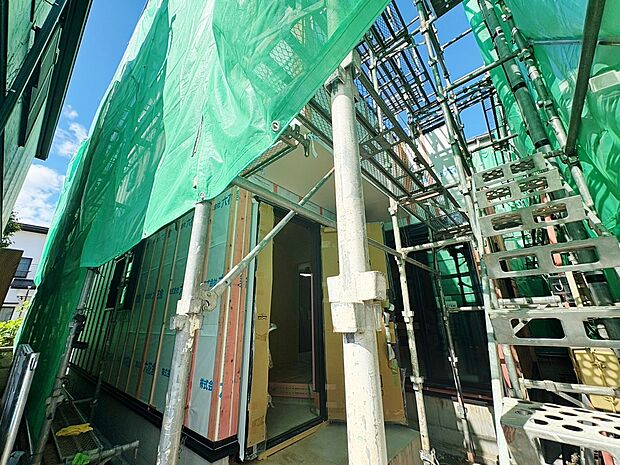 カースペースには3台駐車可能です。(車種による)(令和8年8月撮影)
