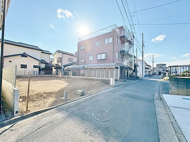 カースペースには並列で2台駐車可能です。(令和8年5月 撮影)