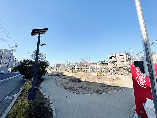 元町東公園まで約450m