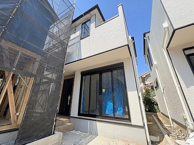 小・中学校まで徒歩10分圏内で通学も安心です。(令和8年7月撮影)
