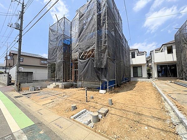 道路からの視線を意識することなく、プライバシーが守られた立地。(令和8年7月撮影)