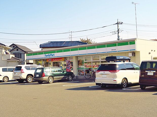 ファミリーマート岩槻太田店まで約800m
