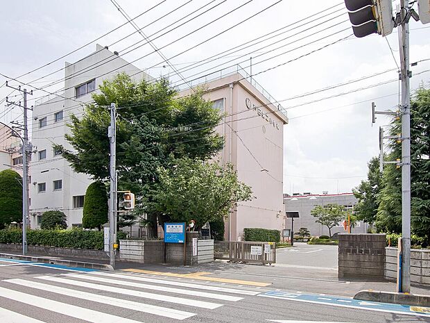 戸田第二小学校まで約630m