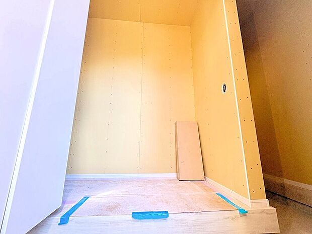 「行ってきます」と「ただいま」はこの玄関から始まります。(令和8年10月撮影)