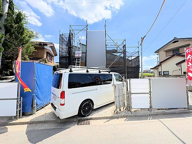 敷地面積は広々64坪以上、4LDKの平屋建てのお住まいです。(令和8年7月撮影)