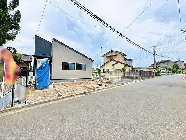 すべての空間がワンフロアでつながる豊かな暮らし心地。(令和8年8月撮影)