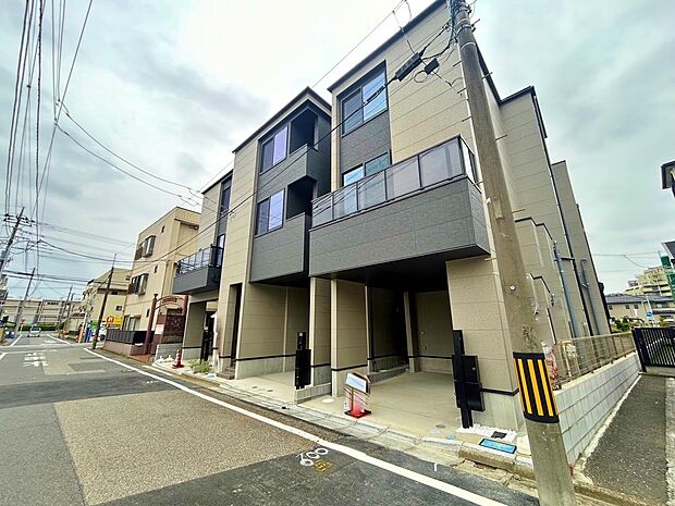 雨風から守るだけでなく、防犯面でも安心のビルトインガレージ。
