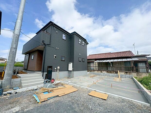 18帖のLDKにはカウンター付きのスタディルームを備えました。(令和8年5月 撮影)