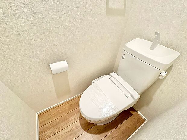 白を基調に飽きのこない空間は、質感豊かな仕上がりです。