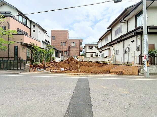 小・中学校まで徒歩9分以内でお子様の通学も安心です。(令和8年5月 撮影)