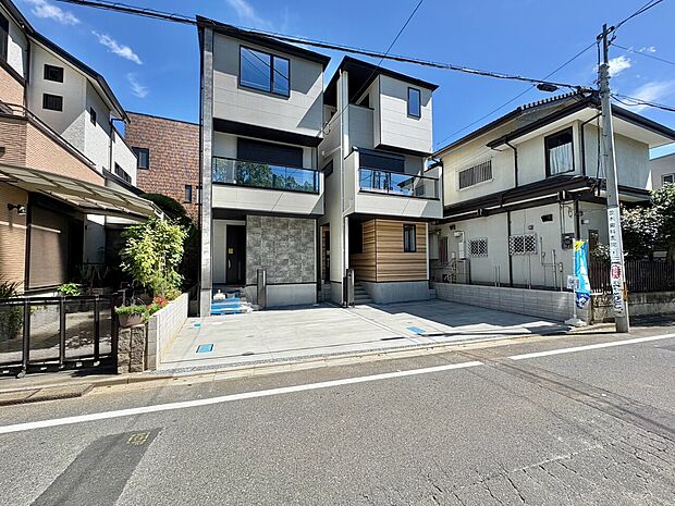 小・中学校まで徒歩9分以内でお子様の通学も安心です。
