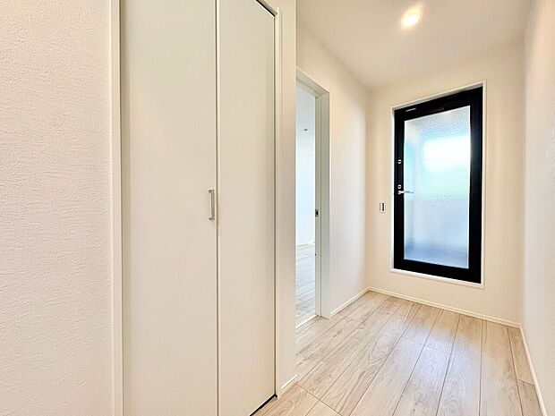 お荷物が多い方にも安心です。是非現地をご確認ください。