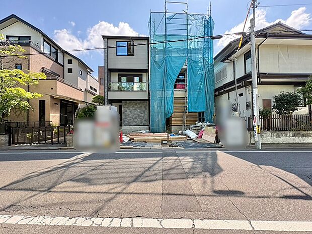 小・中学校まで徒歩9分以内でお子様の通学も安心です。(令和8年8月撮影)