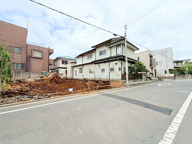 水回りをまとめた家事ラク設計。リビングには床暖房完備で寒い季節も快適。(令和8年5月 撮影)
