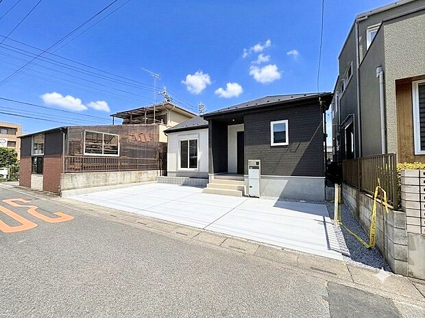 人気の平屋建てのお住まいは居住性を一段と心地よいものにします。