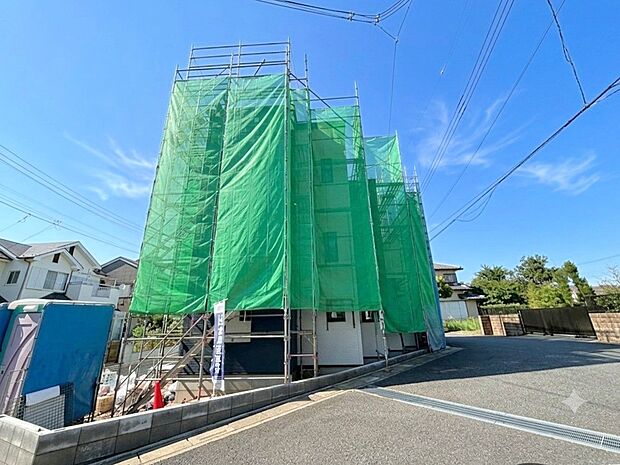 全居室6帖以上、多用途に使える3帖のサービスルーム、WIC2か所付きの間取り。(令和8年7月撮影)