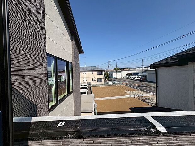 通風・採光にも優れ、心地よい光と風があふれています。
