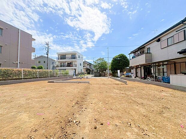 カースペースには2台駐車可能です。（車種による）(令和8年6月 撮影)