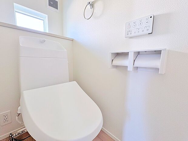 白を基調に飽きのこない空間は、質感豊かな仕上がりです。