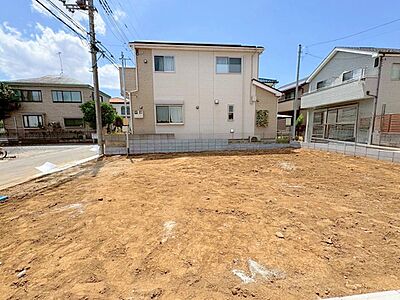 外観:七里駅まで徒歩9分の立地。敷地面積は31坪の4LDKのお住まいです。(令和8年6月 撮影) 外観:七里駅まで徒歩9分の立地。敷地面積は31坪の4LDKのお住まいです。(令和8年6月 撮影)