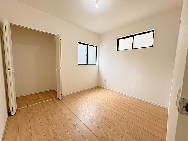 全居室二面採光により、採光や通風を考えて設計されています。