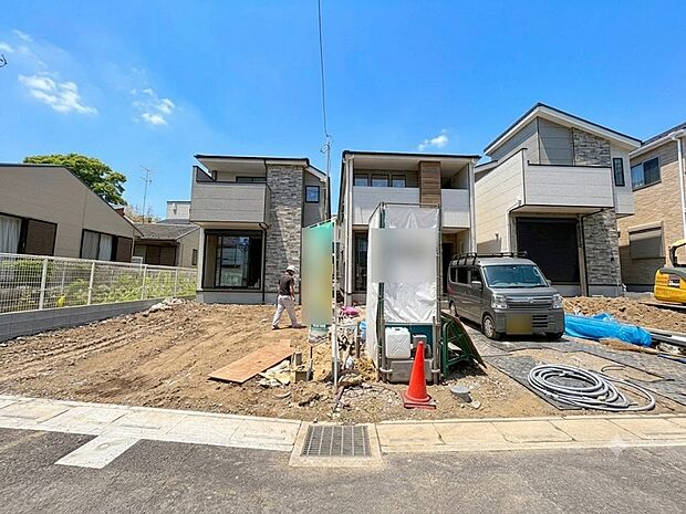 18帖のLDKは、開放感のある対面式キッチンを採用しています。(令和8年6月 撮影)