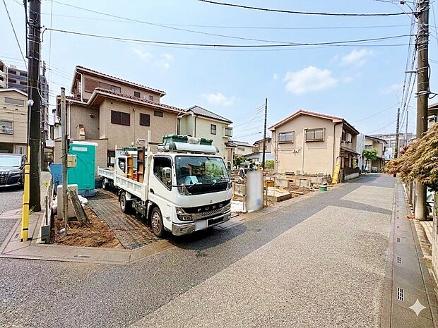 17帖のLDKは人気のおしゃれな対面式キッチンを採用しました。(令和8年6月 撮影)