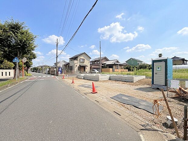 16帖のLDKはくつろぐ方とお料理をされる方の一体感を重視した設計。(令和8年8月撮影)