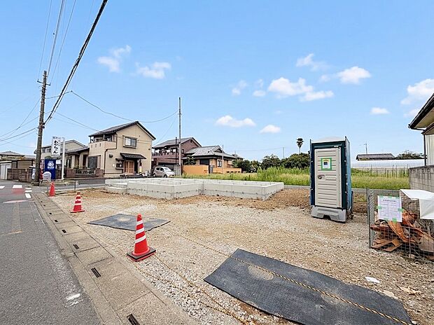 二部屋から行き来できるL型の続きバルコニーを配置しています。(令和8年8月撮影)
