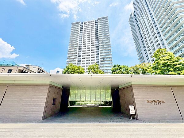 30階建て21階部分。都市の利便性を身近に感じながら上質な住空間を楽しめます。
