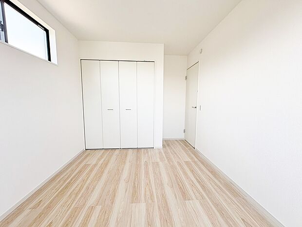 2階は全居室6帖以上、WICを二部屋に備えました。