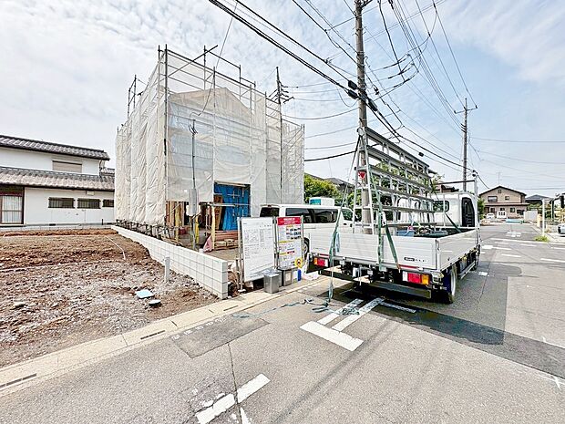17．7帖のＬＤＫはどこにいても各方面に視線が抜けて開放的な造り。(令和8年6月 撮影)