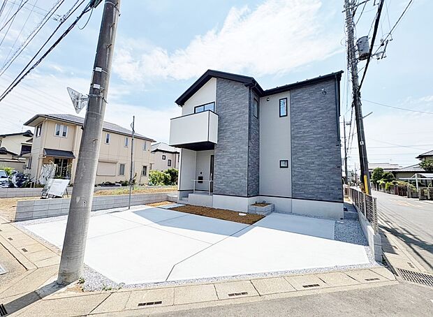 ゆったりとした駐車場は車庫入れもスムーズです。