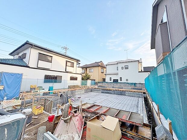 近隣には買い物施設が充実しています。(令和8年8月撮影)