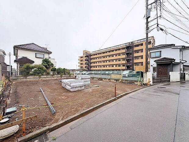 二部屋から行き来できる続き広々バルコニーを配置しています。(令和8年6月 撮影)